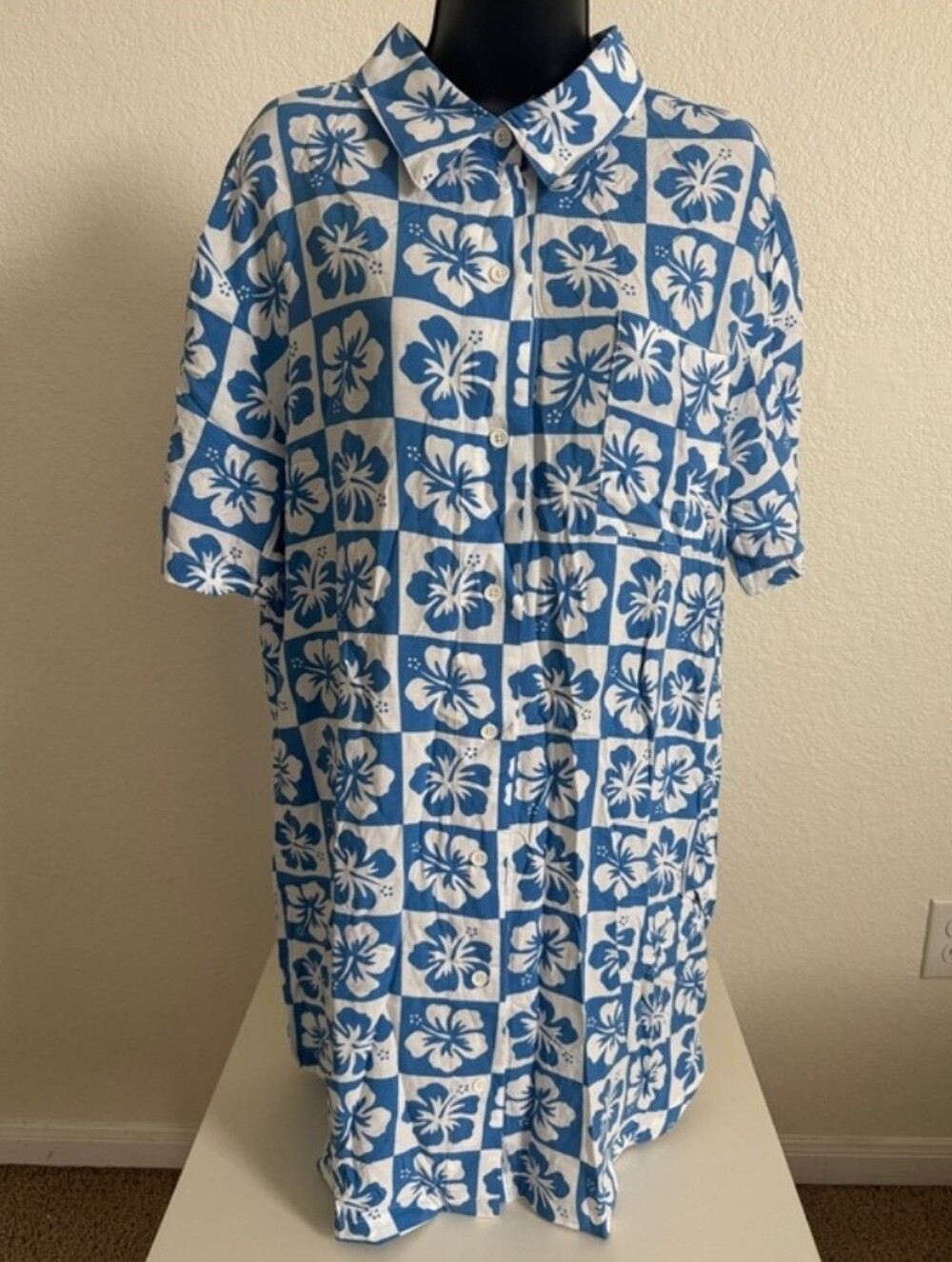 Large Blue White Floral Hawaiian Button-Up Womens Shirt Dress